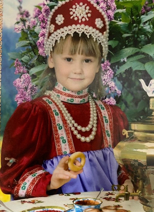 Алена в детстве