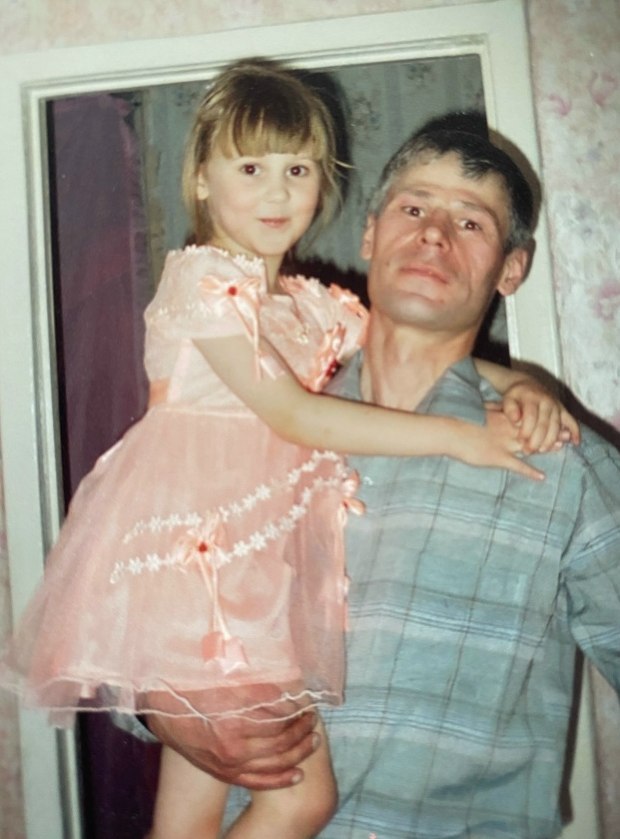 Алена в детстве